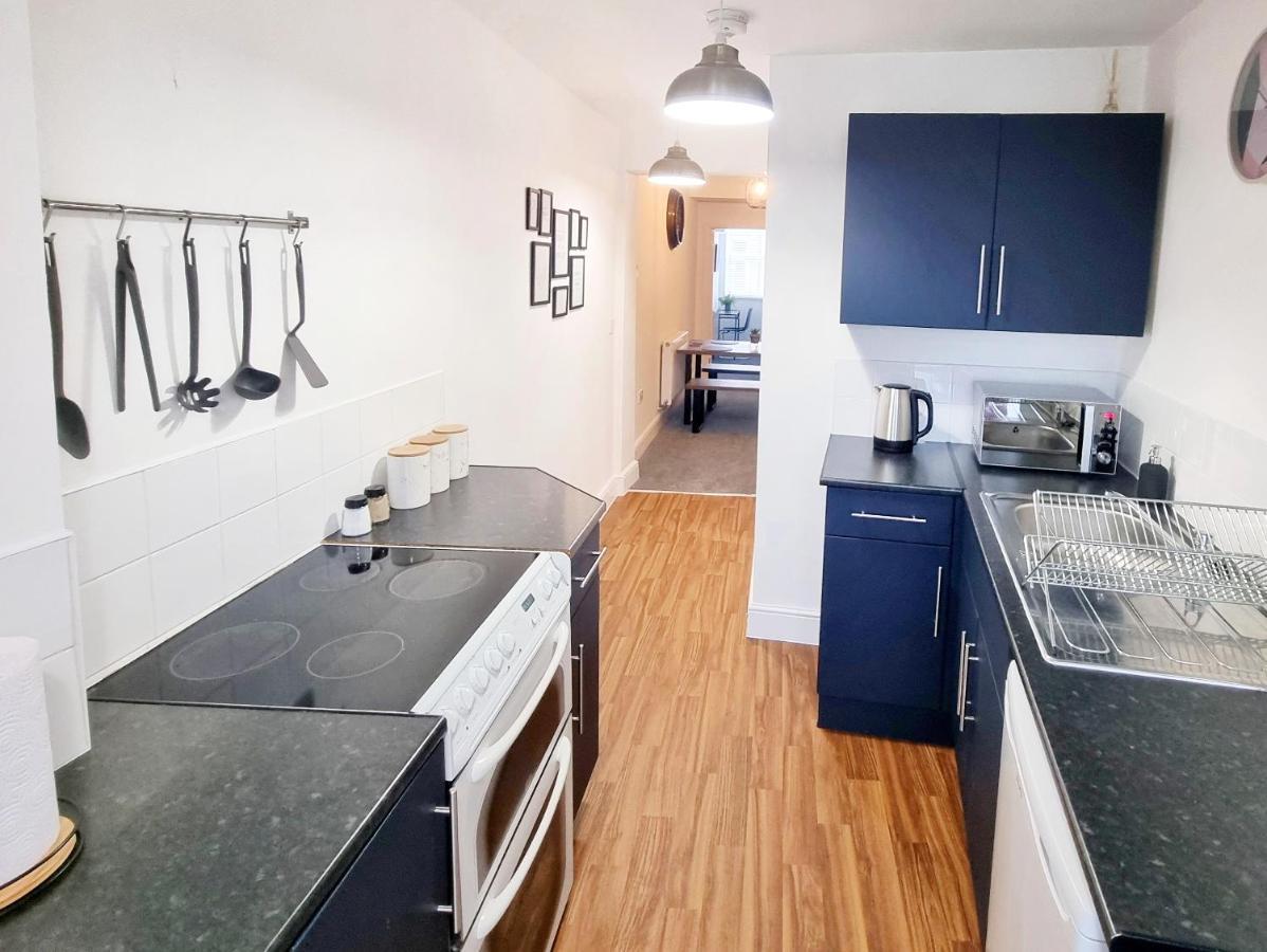 Stylish 2 Bed Apartment With Free Parking, Speed Wifi, Free Parking Colchester Bagian luar foto