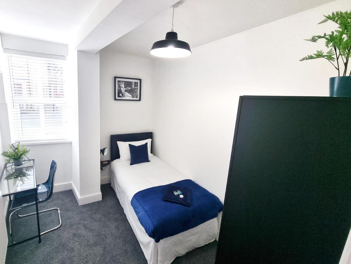 Stylish 2 Bed Apartment With Free Parking, Wifi Colchester Bagian luar foto
