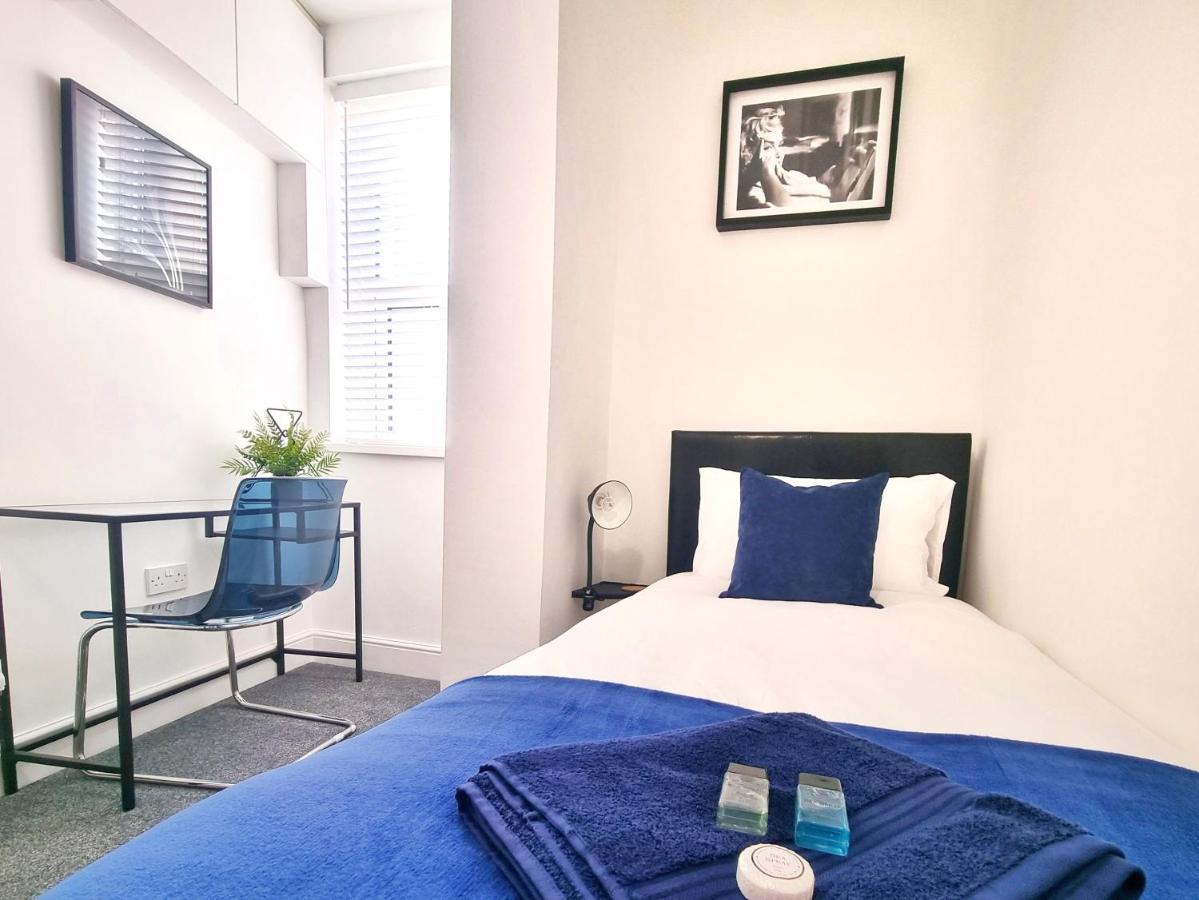 Stylish 2 Bed Apartment With Free Parking, Speed Wifi, Free Parking Colchester Bagian luar foto